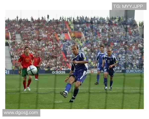 比纳国际与圣保罗的较量揭示足球战术与团队合作的精彩对决